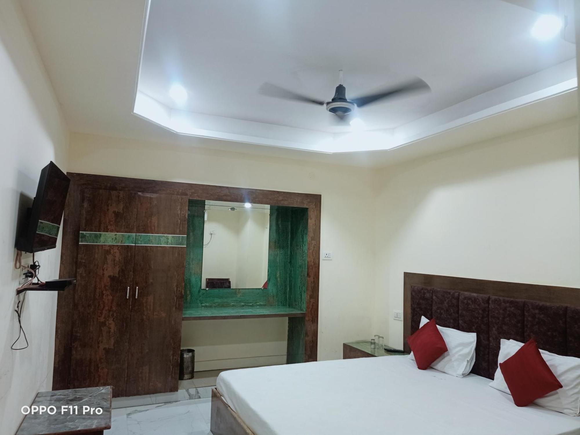 Hotel Ambassador Inn Gwalior Ngoại thất bức ảnh