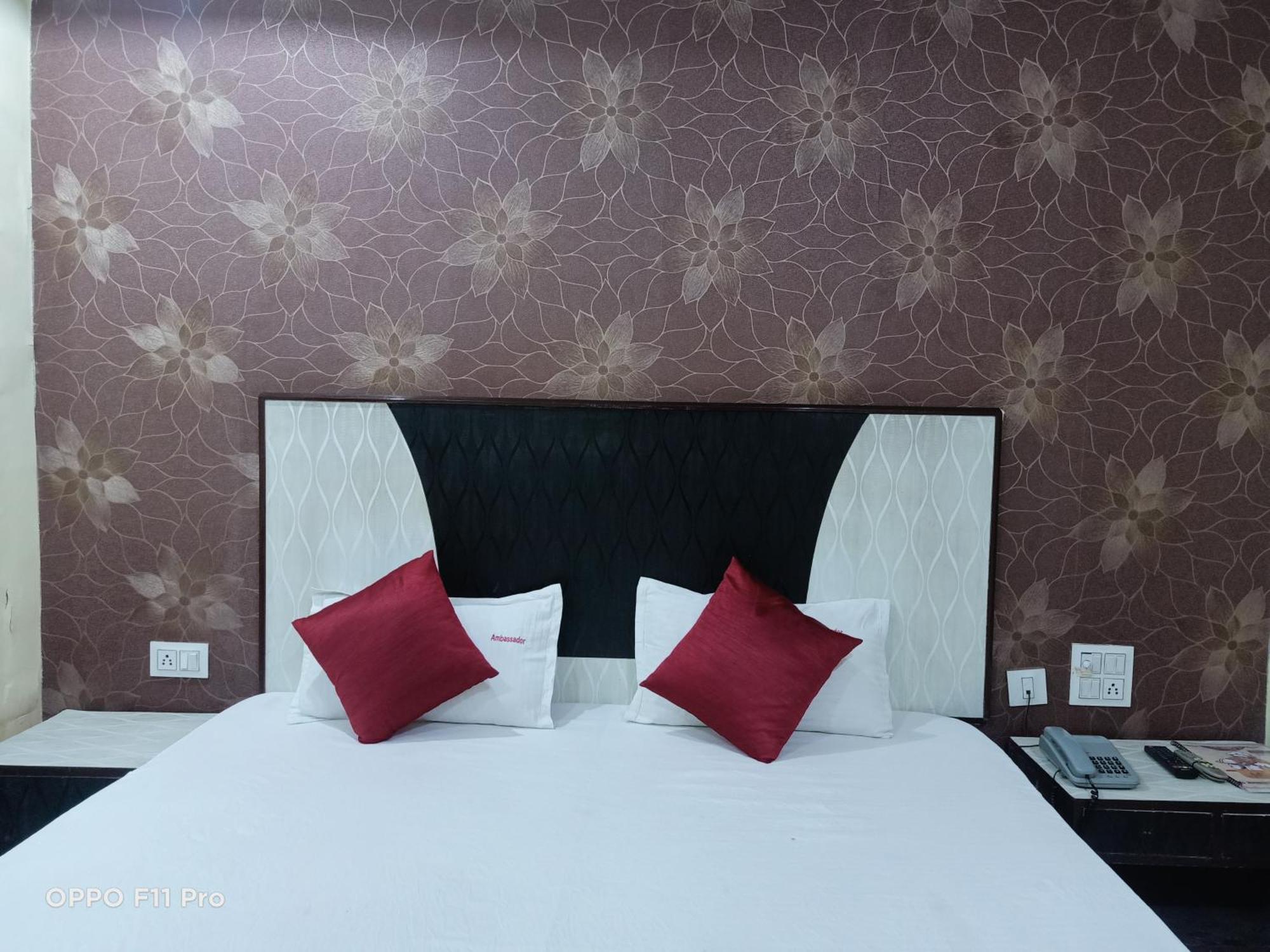 Hotel Ambassador Inn Gwalior Ngoại thất bức ảnh