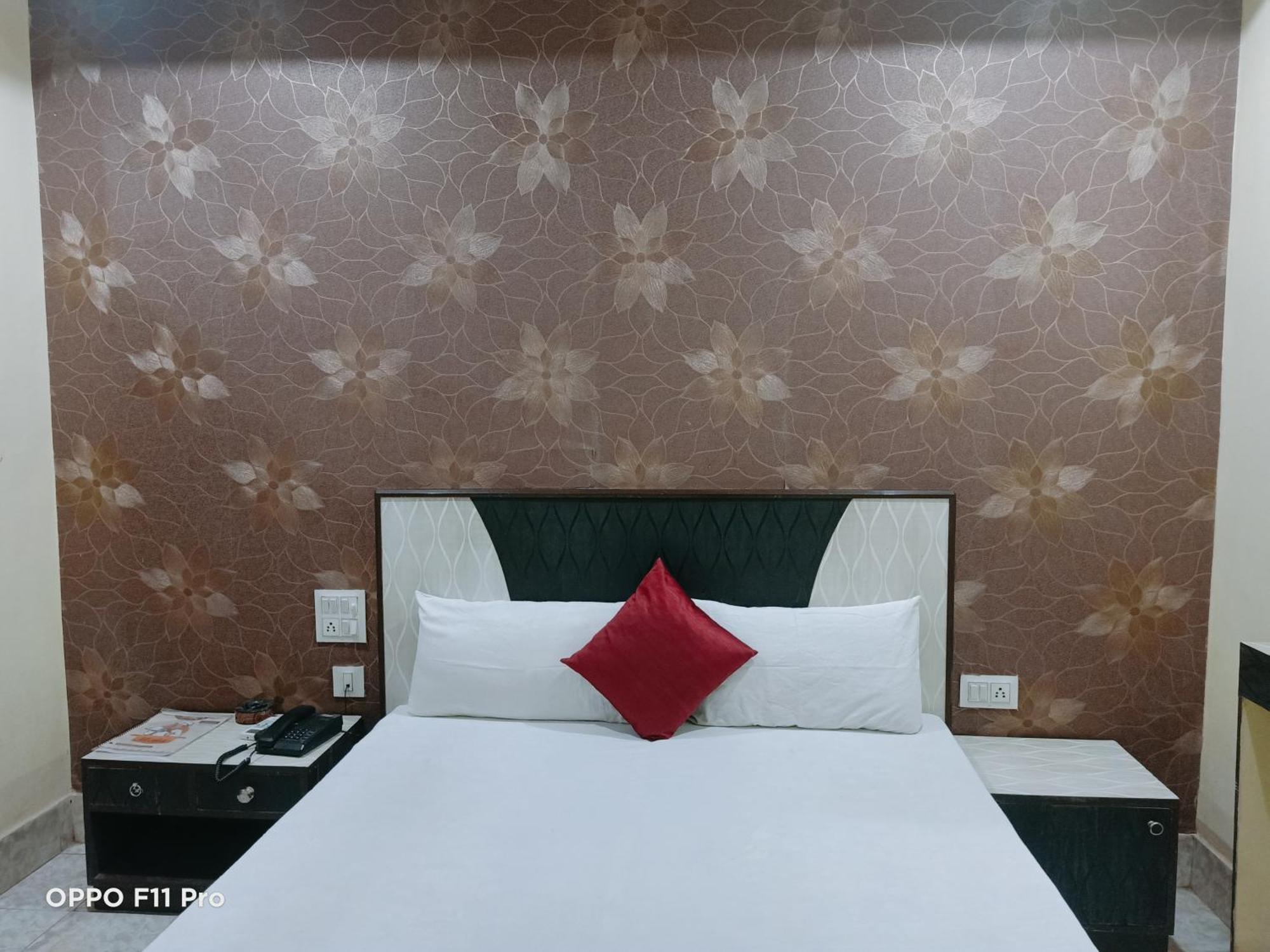 Hotel Ambassador Inn Gwalior Ngoại thất bức ảnh
