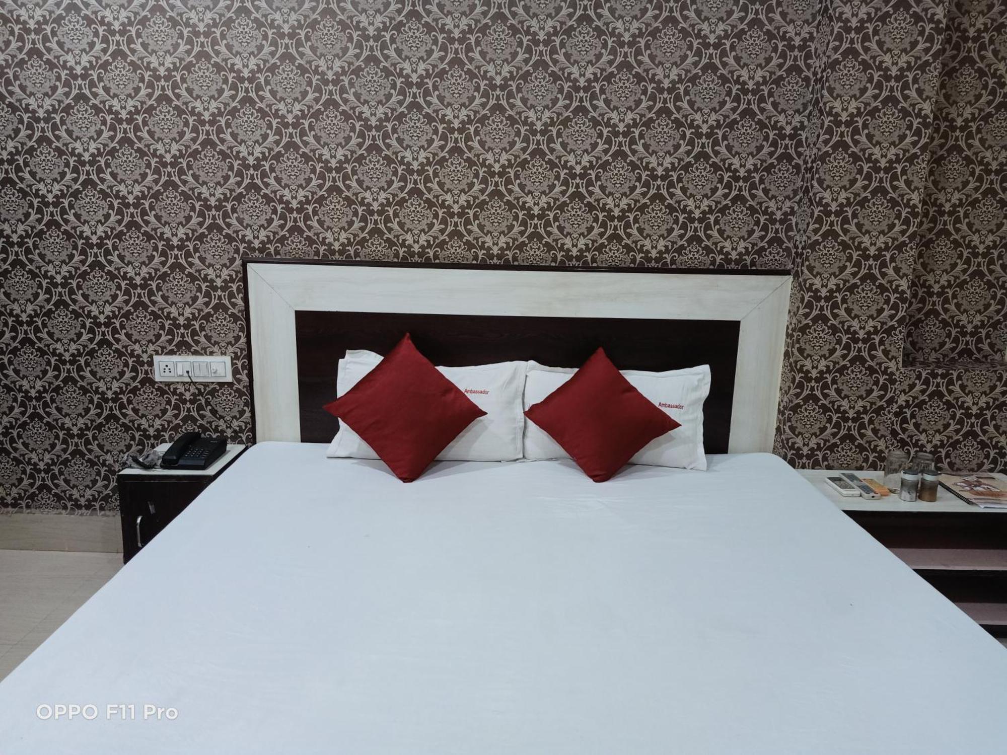 Hotel Ambassador Inn Gwalior Ngoại thất bức ảnh