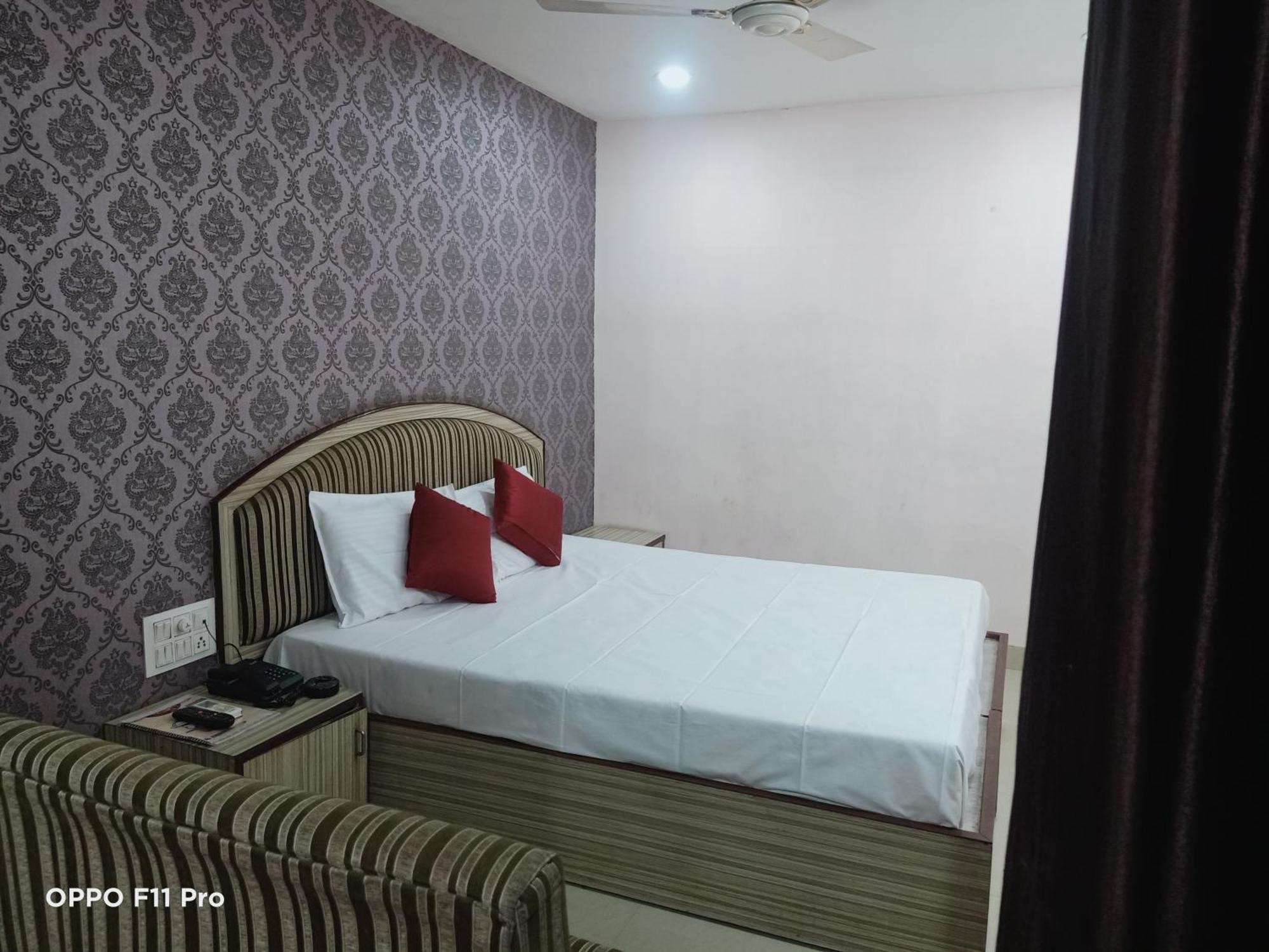 Hotel Ambassador Inn Gwalior Ngoại thất bức ảnh