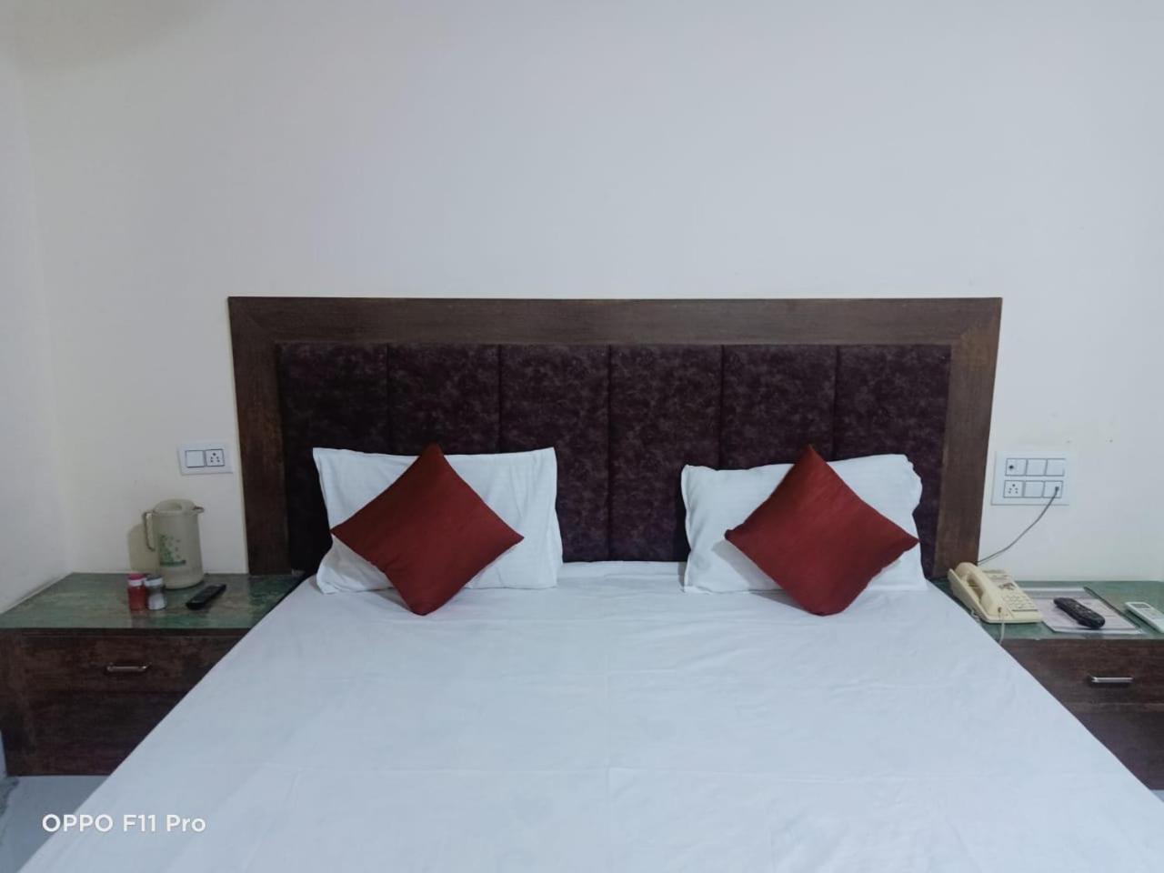 Hotel Ambassador Inn Gwalior Ngoại thất bức ảnh